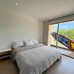 Amplio apartamento para 6 con piscina y playa en Baía Kristal
