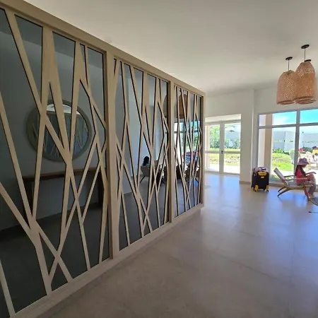 Amplio 6 Con Piscina Y Playa En Baía Kristal Apartamento *